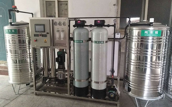 石家莊某賓館采購0.5噸和1噸反滲透設(shè)備